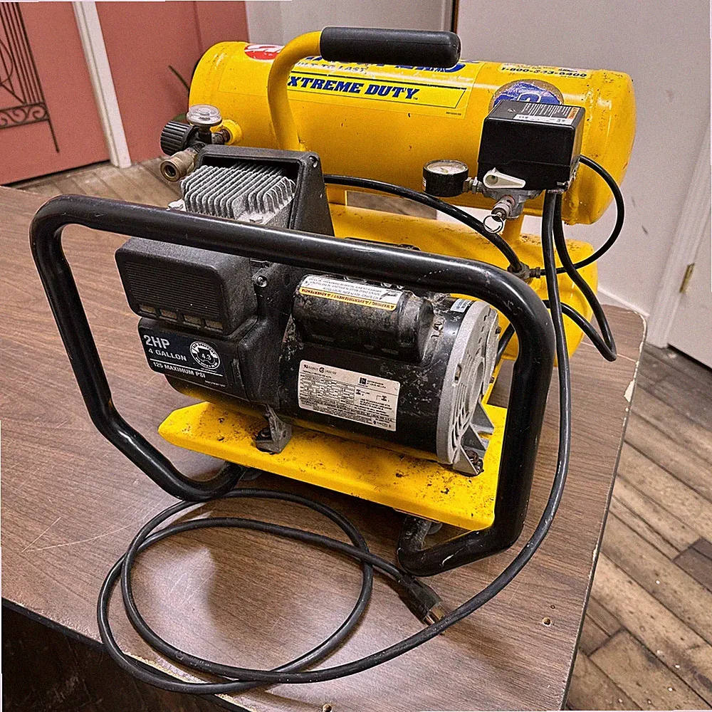 Campbell Hausfeld Contractor Series Extreme Duty Air Compressor 4 Gallon 2 HP